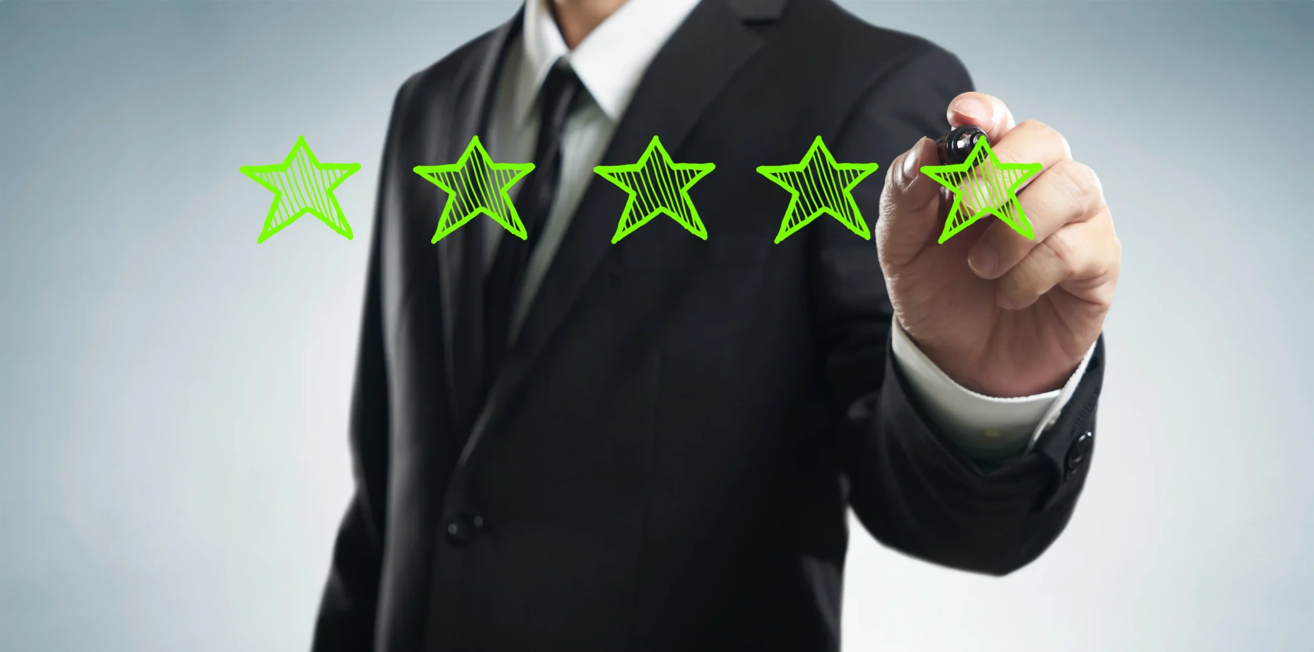 Customer giving a five-star rating to highlight a company’s reputation and credibility.